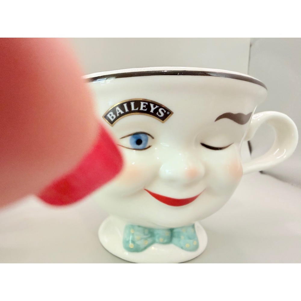 Baileys Irish Cream Winking Face Cups Set of 2 Limited Edition 1996 Yum Mugs - Picture 11 of 13